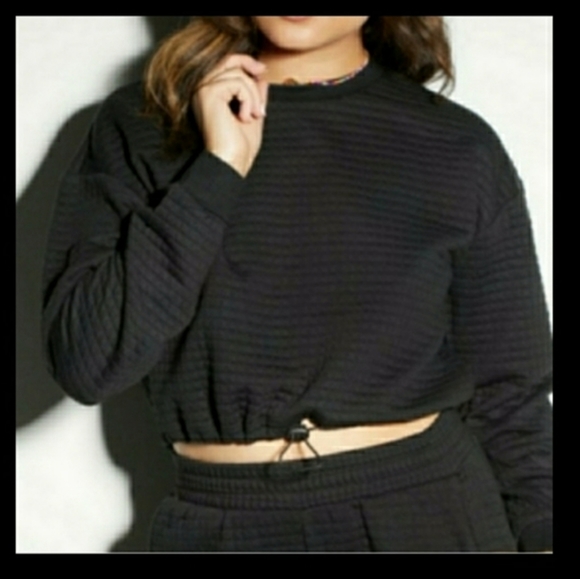 NWT Light Green Quilted Cropped Sweatshirt - Picture 8 of 8